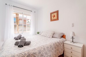 3 quartos, ferros/tábuas de passar roupa, Wi-Fi de cortesia