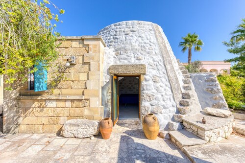 Appartamento 'Le Baccole - Trullo' con terrazza privata, giardino privato e aria condizionata