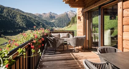 Chalet 'Brunegg' with Mountain View, Wi-Fi and Air Conditioning