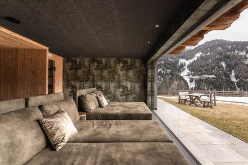 Apartment 'Bruneggerhof 3' with Mountain View, Private Garden and Wi-Fi