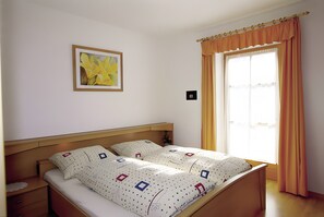 1 quarto, Wi-Fi de cortesia, roupa de cama