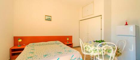 1 Schlafzimmer, Bügeleisen/Bügelbrett, kostenloses WLAN, Bettwäsche