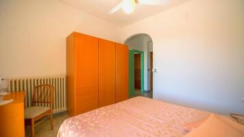 2 sovrum, strykjÀrn/strykbrÀda, gratis wi-fi och sÀngklÀder