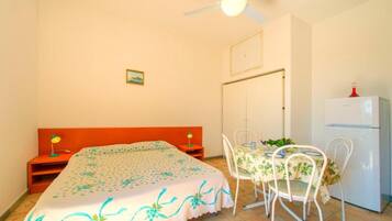 2 chambres, fer et planche Ă repasser, Wi-Fi gratuit, draps fournis