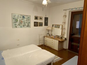 1 habitación y ropa de cama 