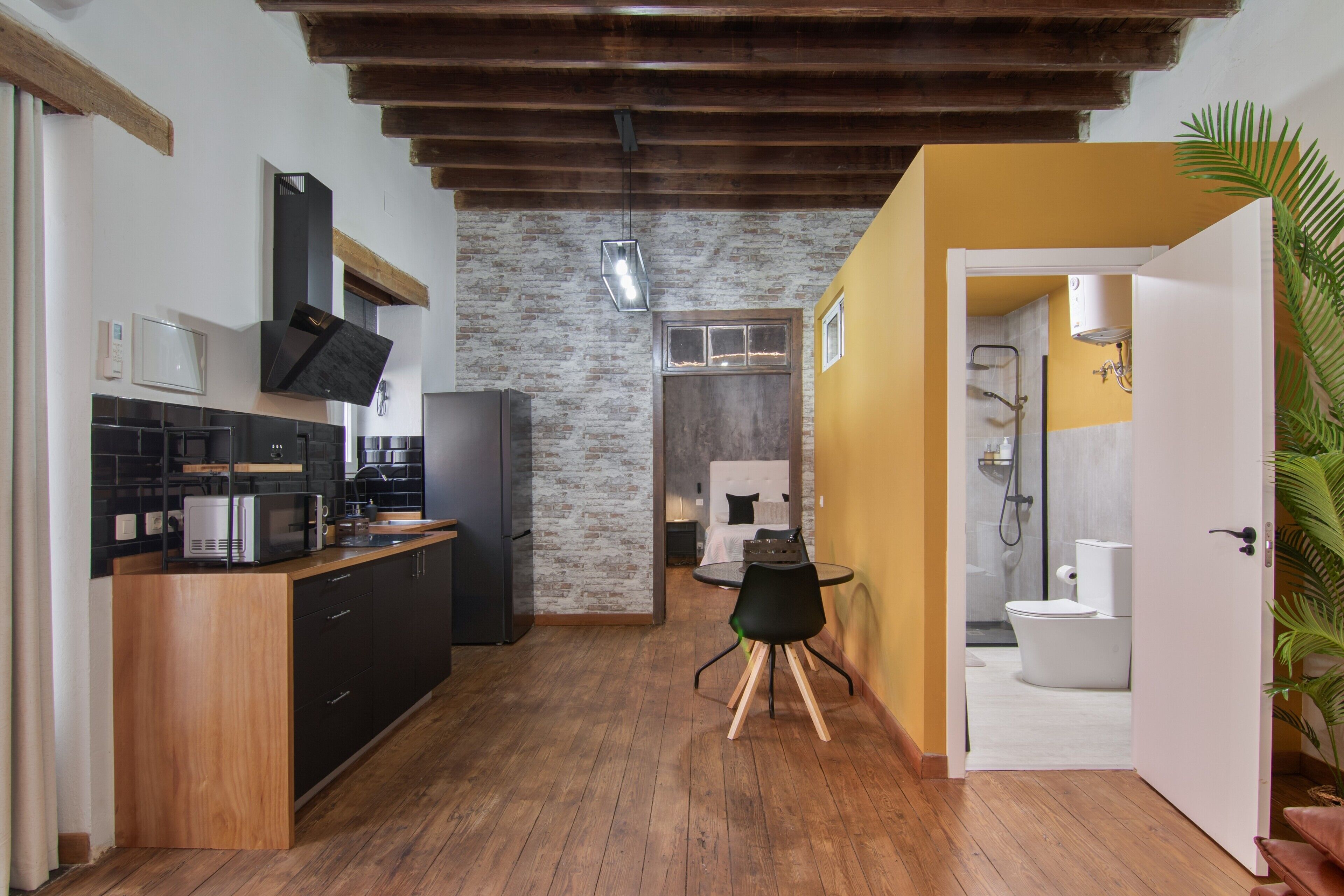 1 slaapkamer, een strijkplank/strijkijzer, gratis wifi, beddengoed