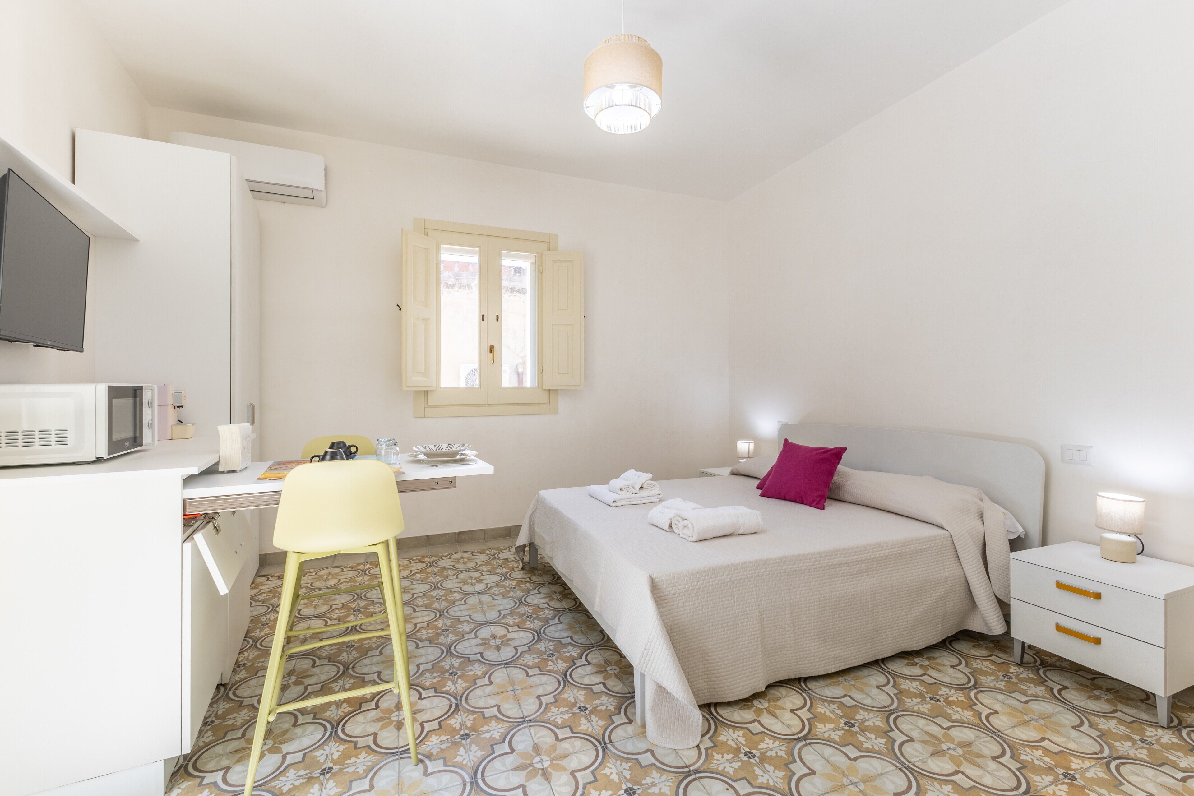 1 quarto, Wi-Fi de cortesia, roupa de cama