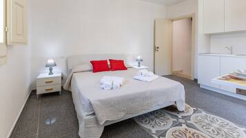 1 quarto, Wi-Fi de cortesia, roupa de cama