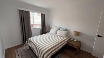 2 bedrooms, iron/ironing board, WiFi, bed sheets