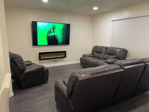 Smart TV, fireplace
