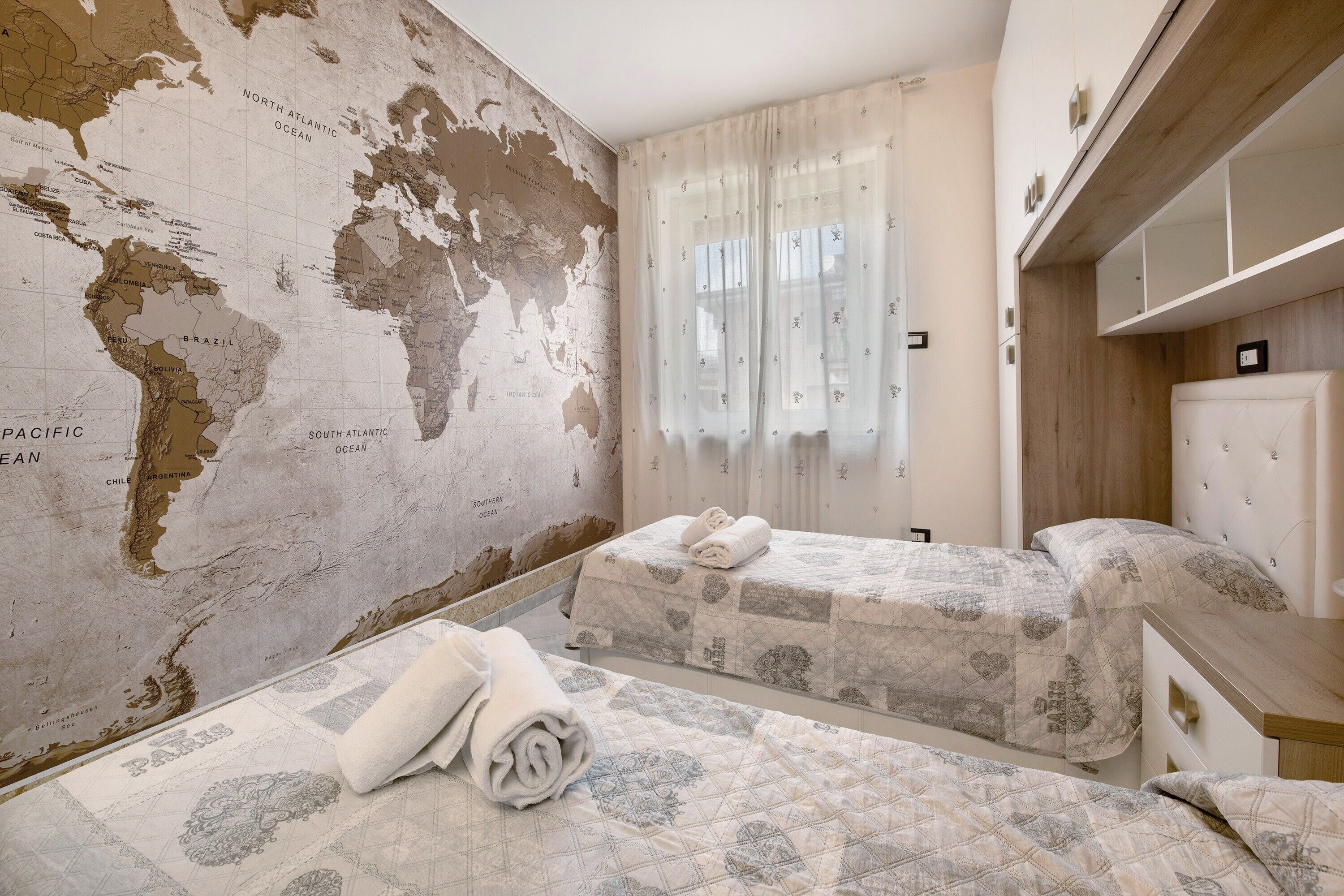 2 slaapkamers, een strijkplank/strijkijzer, gratis wifi, beddengoed