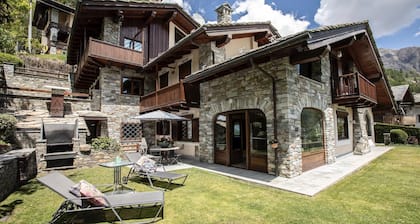 'Superior' Apartment