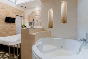 Dusch, hårtork och handdukar