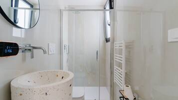 Doccia, asciugacapelli, asciugamani