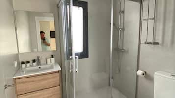 Douche, sèche-cheveux