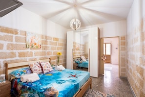 2 bedrooms, bed sheets - Holiday Home 'Residenza Della Riva Blu' with Sea View, Shared Terrace and Air Conditioning (Porto Cesareo)