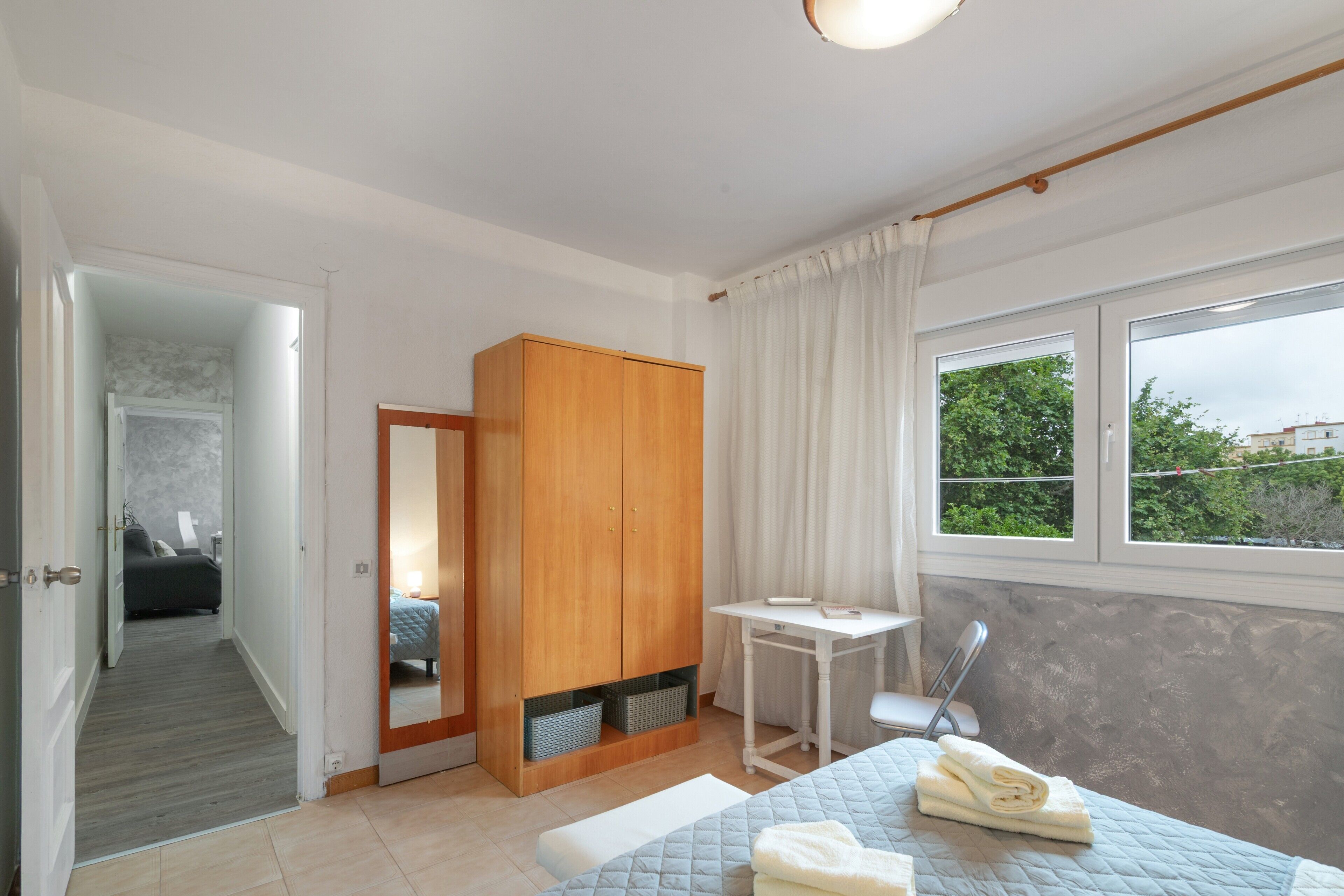 3 dormitorios, tabla de planchar con plancha, wifi gratis y ropa de cama