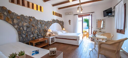 Studio 'Galateia' mit privater Terrasse, Wi-Fi und Klimaanlage