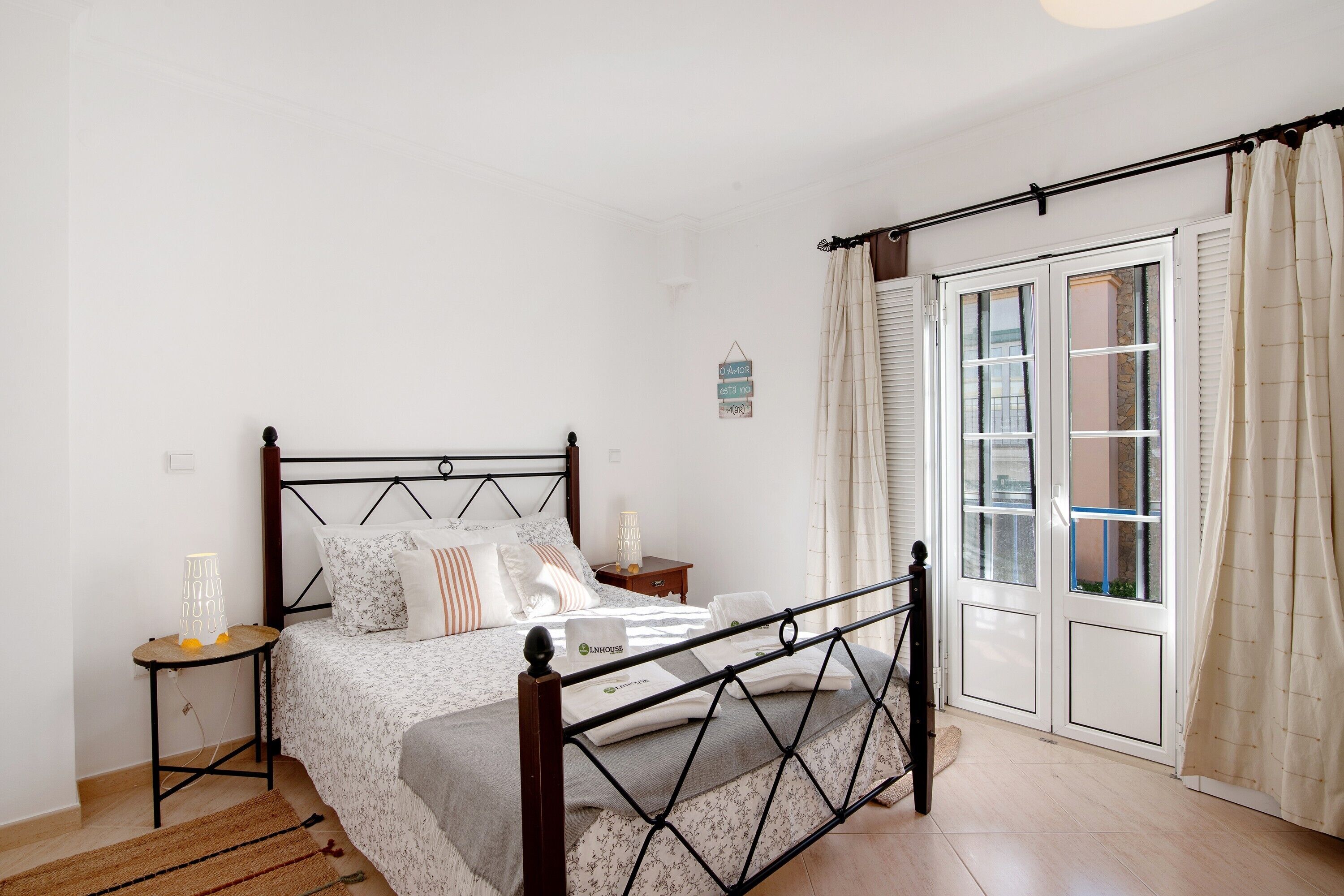 3 chambres, fer et planche à repasser, Wi-Fi gratuit, draps fournis