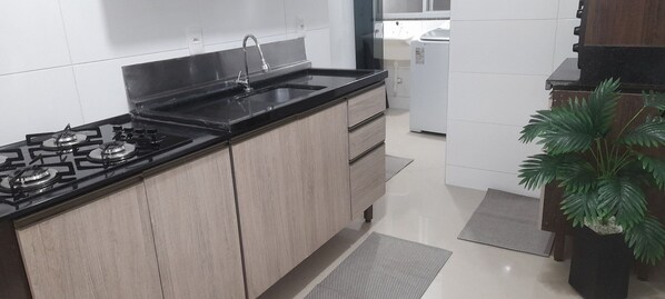 Basic Apartment | Private kitchen | Toaster oven, cookware/dishes/utensils