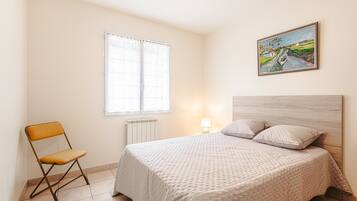 3 chambres, fer et planche à repasser, Wi-Fi gratuit