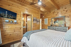 4 bedrooms, iron/ironing board, free WiFi, bed sheets