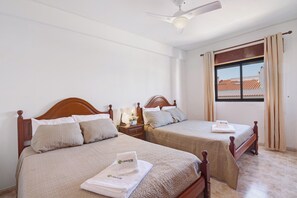 2 bedrooms, iron/ironing board, free WiFi, bed sheets