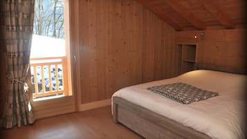 5 bedrooms, free WiFi, bed sheets