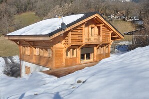 Exterior - Chalet 'Le Villard Samoens' with Mountain View, Private Terrace and Wi-Fi (Samoëns)
