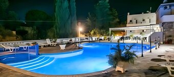 Apartment 'Studio 4' with Mountain View, Wi-Fi and Air Conditioning