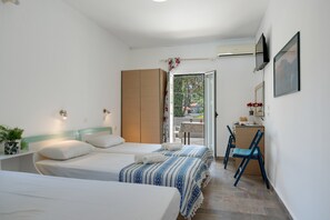 1 bedroom, free WiFi, bed sheets - Apartment 'Studio 3' with Mountain View, Wi-Fi and Air Conditioning (Panormos Kalymnos)