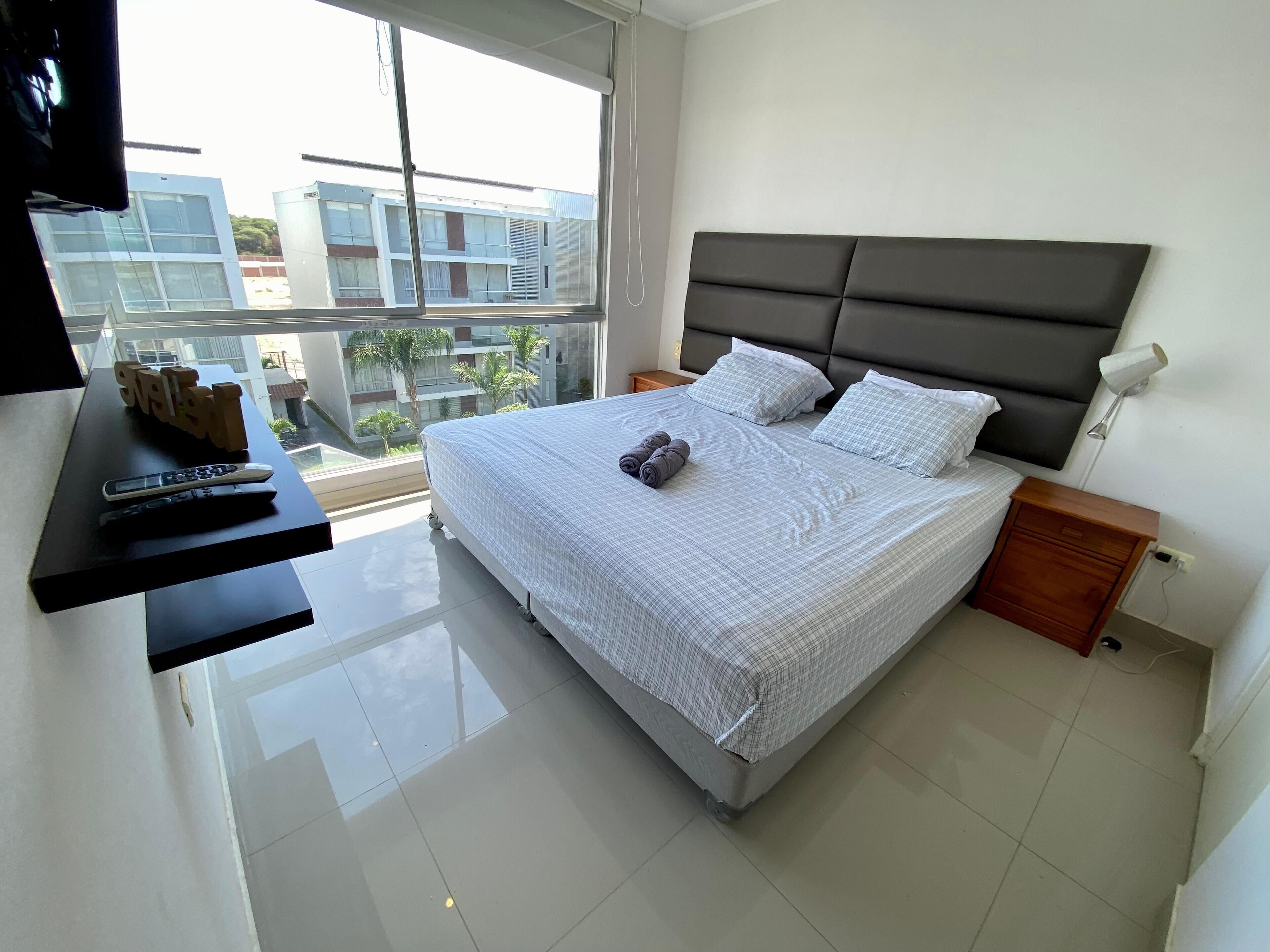 Appartement Familial, balcon, vue piscine | 3 chambres, rideaux occultants, fer et planche à repasser, Wi-Fi gratuit