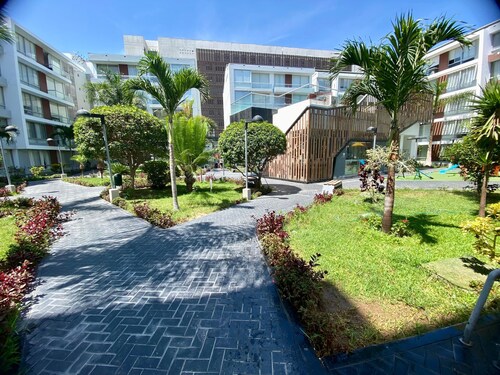 Apartment with Pool, Gym & A/C (507)