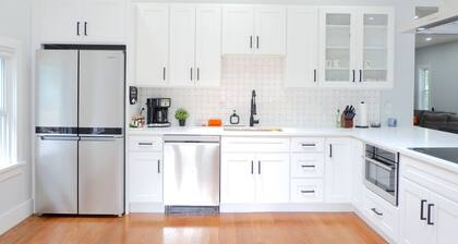 Modern 5BR 3BA • Retreat Near Subway & Downtown • Free Parking