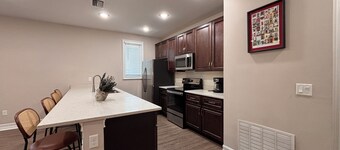 Historic Ybor City 3BR Home - Walk to 7th Ave - Near Downtown Tampa