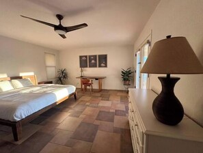 3 Schlafzimmer, Schreibtisch, Bügeleisen/Bügelbrett, Reisekinderbett