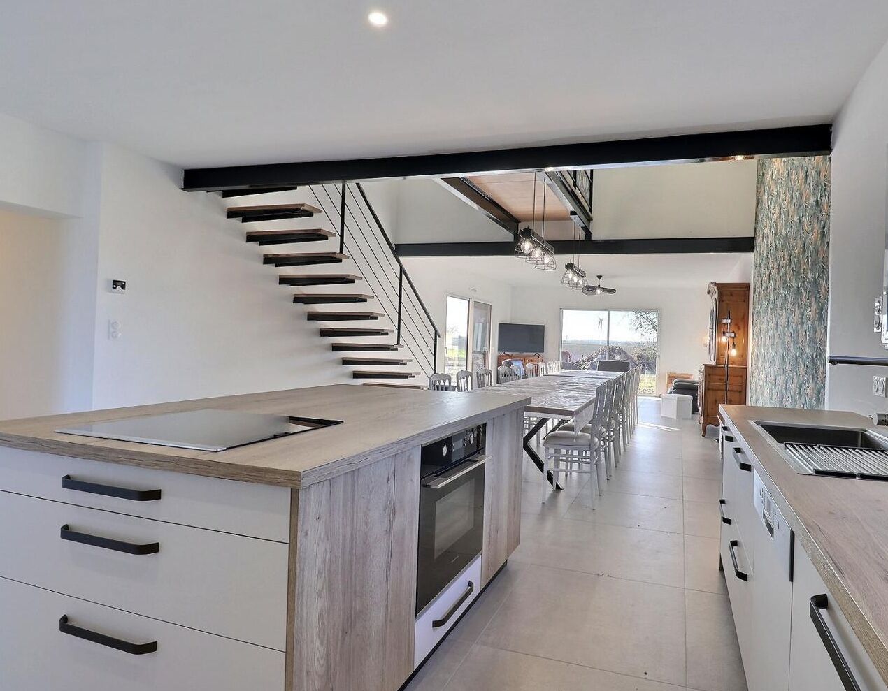 Frigorífic, microones, forn i placa de cuina 