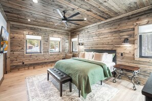 5 bedrooms, desk, iron/ironing board, travel cot