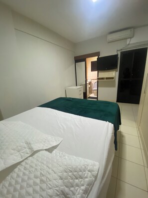 Ferros/tábuas de passar roupa, Wi-Fi, roupa de cama