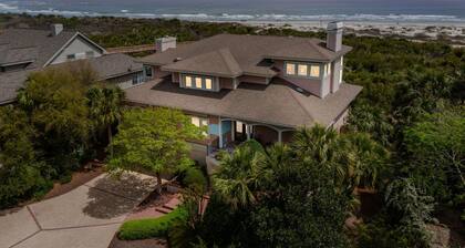 Spacious 5 bedroom home on Seabrook Island, private walkway to the beach!
