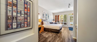 Walk Up Studio Steps From the Golf Course - 101B