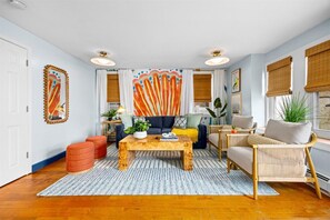 Smart TV, fireplace, books, offices