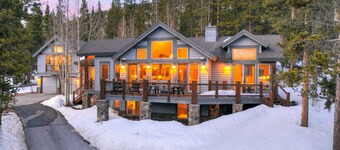NEW High Peaks View Where Majestic Views Meet Mountain Luxury