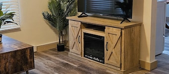 Cozy 1-bedroom apartment with AC, WiFi in serene Metaline Falls