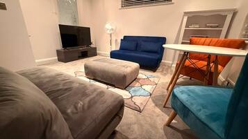 Televisor intel·ligent i llibres