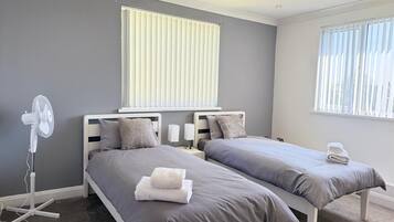 3 bedrooms, iron/ironing board, free WiFi, bed sheets