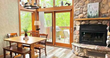 Lutsen Ski-In/Ski-Out Townhome w/Pool and Hot Tub Access!