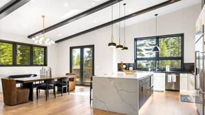 茶具/咖啡用具、冰箱、微波炉、烤箱