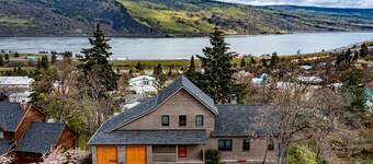 "Gorge Panorama" - Luxury Craftsman Home with Breathtaking Columbia River Views