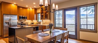 "Gorge Panorama" - Luxury Craftsman Home with Breathtaking Columbia River Views